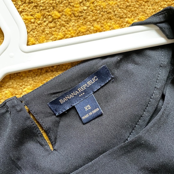 Banana Republic shirt silk. - Picture 3 of 5